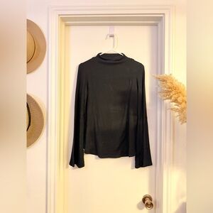 Promesa Black Turtleneck